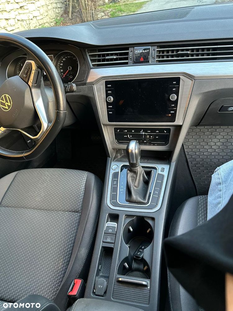 Volkswagen Passat 2.0 TDI EVO Elegance DSG - 9