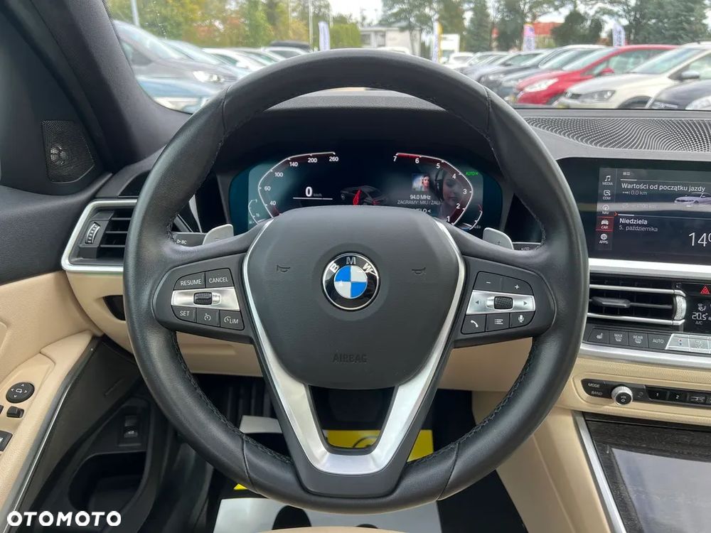 BMW Seria 3 330i Luxury Line - 15