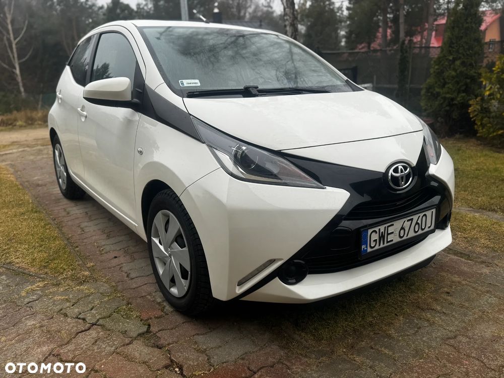 Toyota Aygo x-play touch - 2