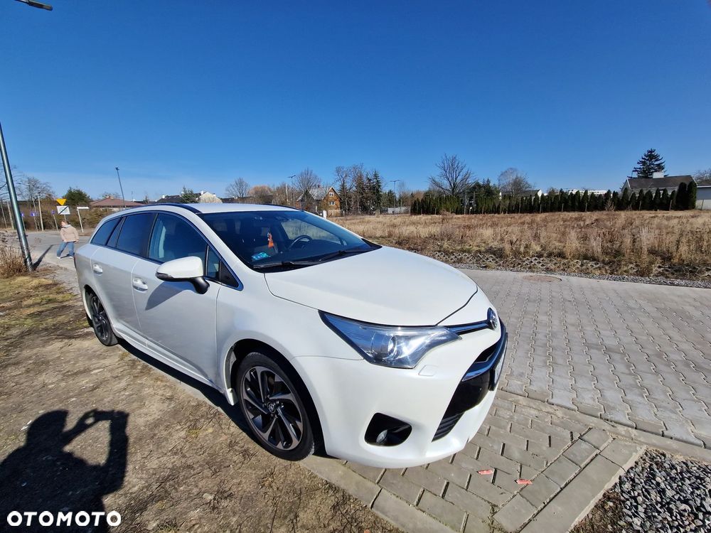 Toyota Avensis 1.8 Style MS - 2