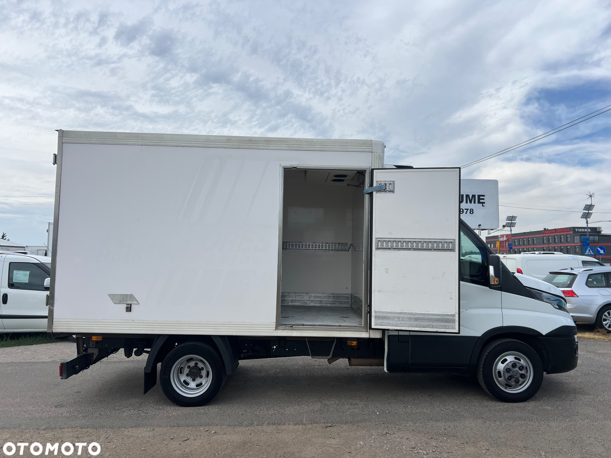 Iveco Daily 35C14 Carrier Xarios 350 (325) - 10
