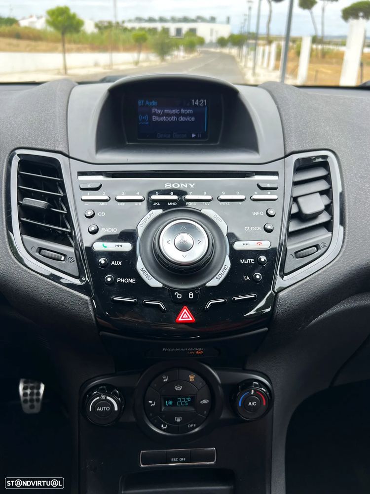 Ford Fiesta 1.6 EcoBoost c/ Pack Pele Desportiva ST - 11