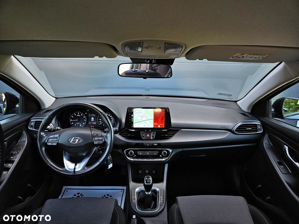 Hyundai i30 1.5 DPI Classic + - 7