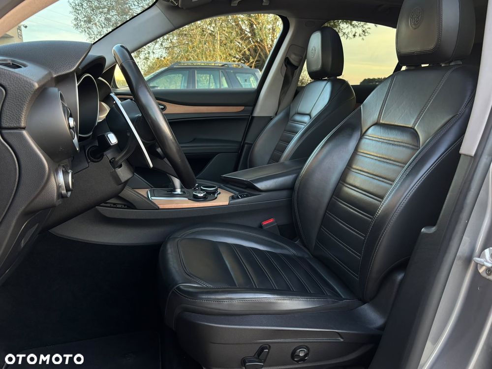 Alfa Romeo Stelvio 2.0 Turbo 16V AT8-Q4 First Edition - 15