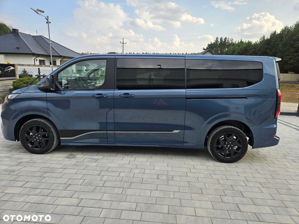 Ford Tourneo Custom - 12