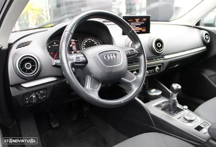 Audi A3 Sportback 1.6 TDI Ambiente - 4