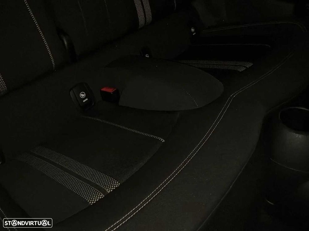 MINI 3 Portas John Cooper Works - 17