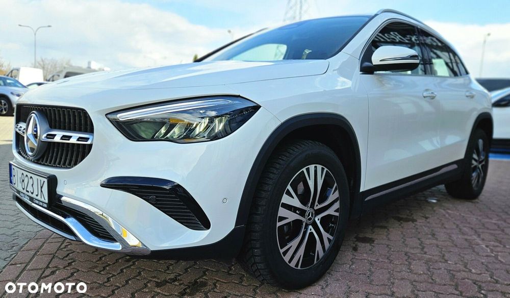 Mercedes-Benz GLA - 4