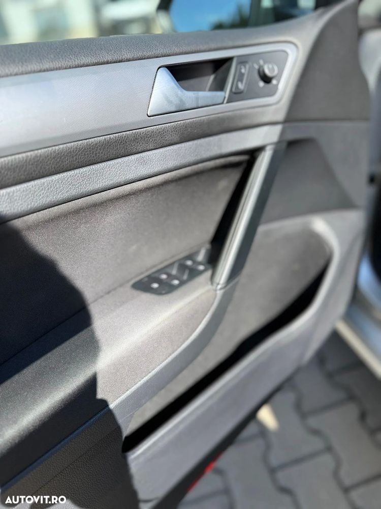 Volkswagen Golf 1.6 TDI Comfortline - 15