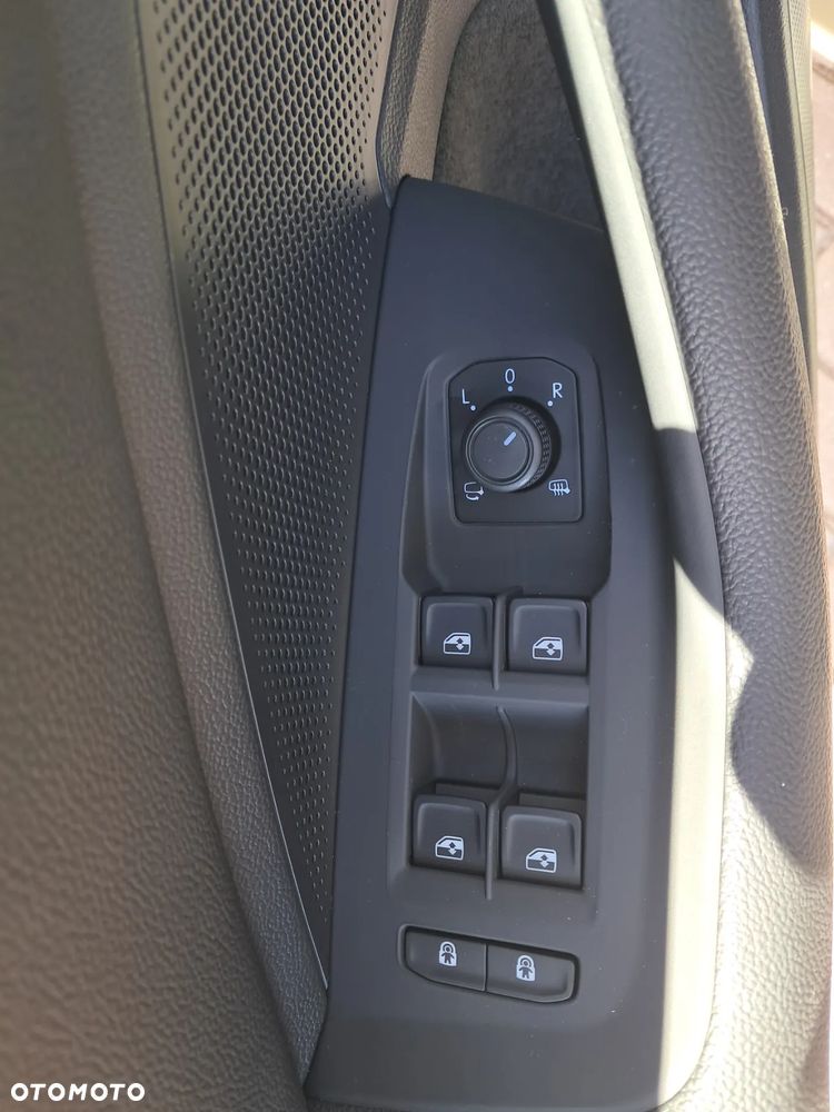 Skoda Superb 2.0 TDI SCR Selection DSG - 18