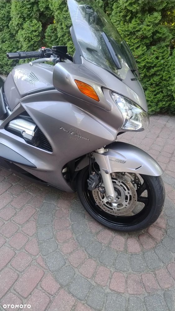 Honda ST - 2