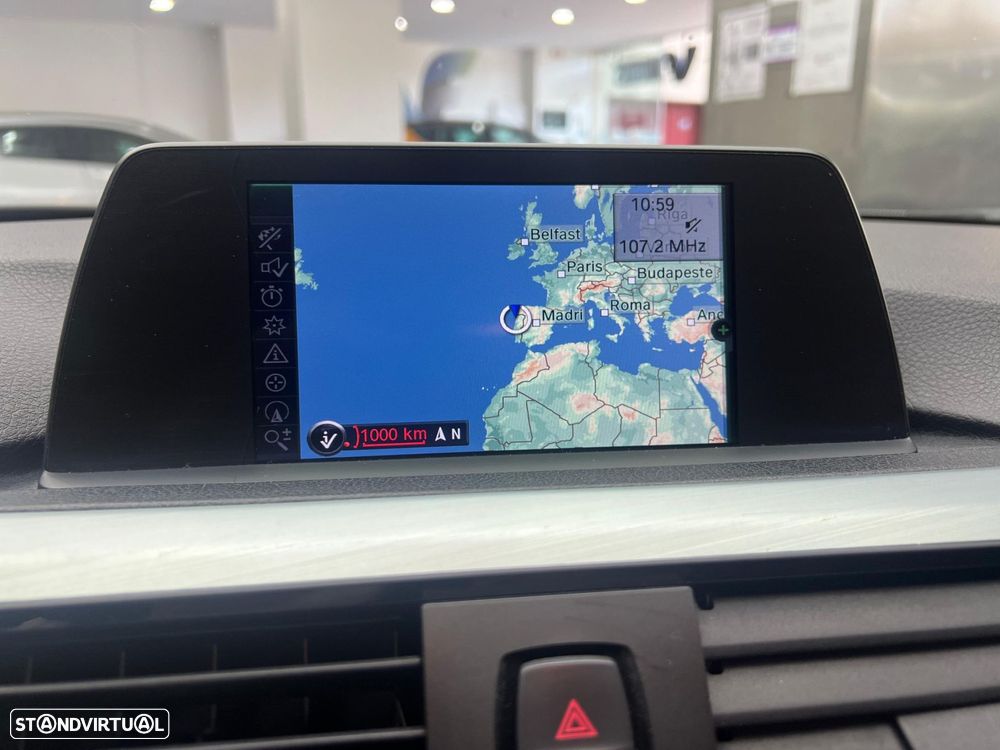 BMW 318 d Touring Navigation Sport Auto - 31