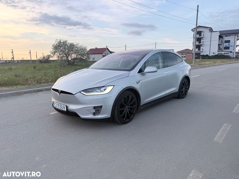 Tesla Model X - 1
