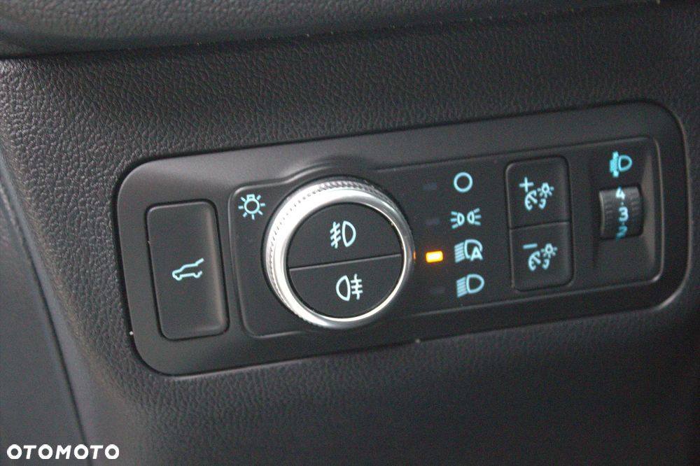 Ford Kuga 2.0 TDCi 2x4 ST-Line - 27