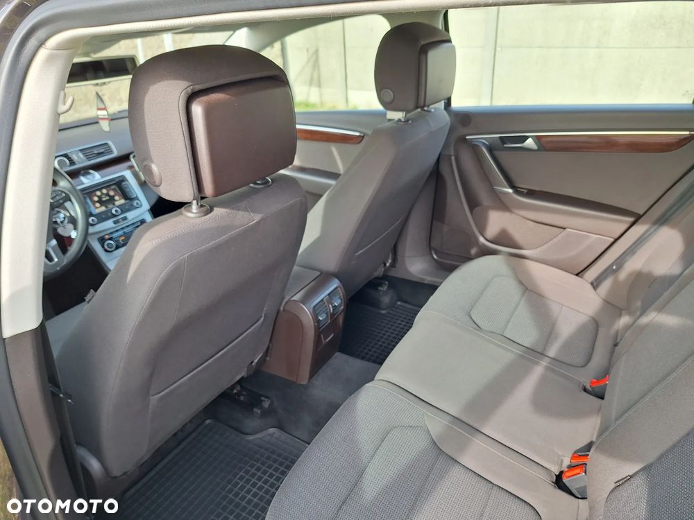 Volkswagen Passat 2.0 TDI DSG BlueMotion Technology Comfortline - 9