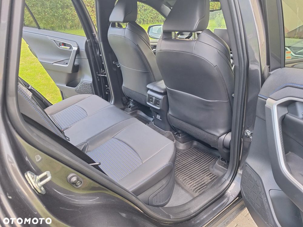 Toyota RAV4 - 6
