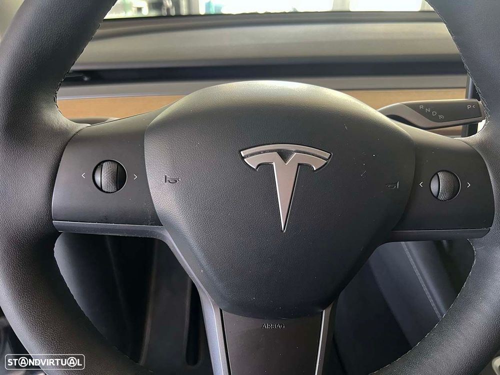 Tesla Model Y RWD - 10