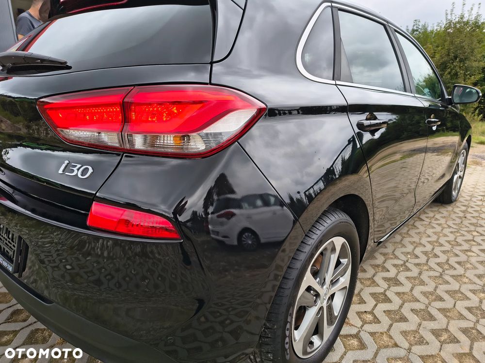 Hyundai i30 1.6 CRDi BlueDrive Premium - 23