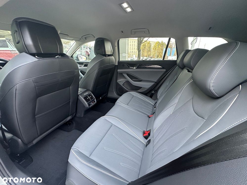 Volkswagen Passat - 28