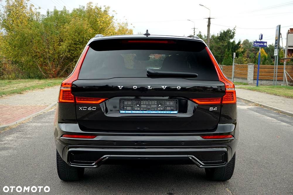 Volvo XC 60 B4 D Plus Dark - 15