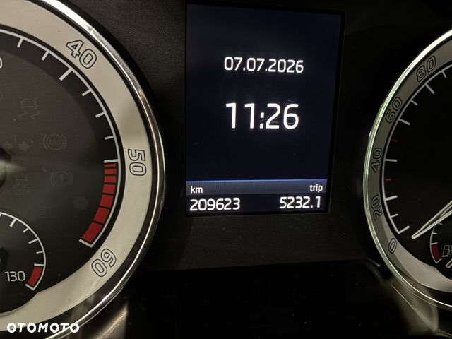 Skoda Superb 2.0 TDI SCR 4x4 Sportline DSG - 22
