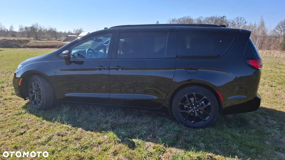 Chrysler Pacifica - 6