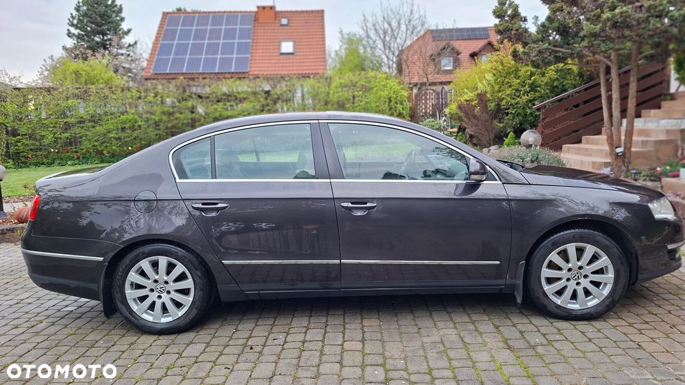 Volkswagen Passat 1.8 TSI Comfortline - 1