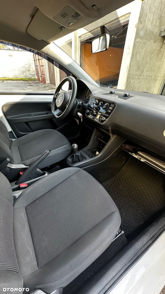 Volkswagen up! 1.0 move - 11