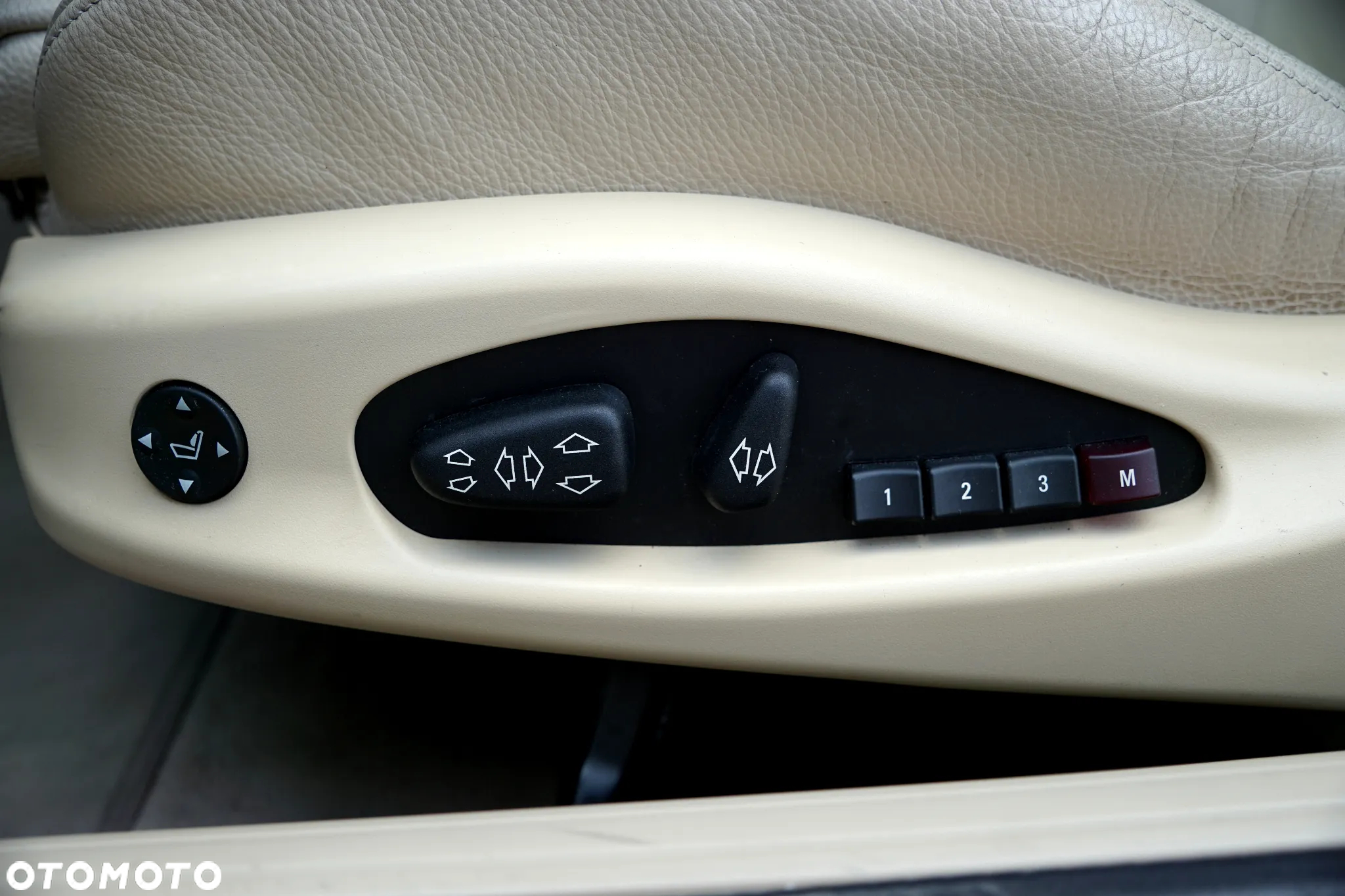 BMW Seria 6 650 i - 23