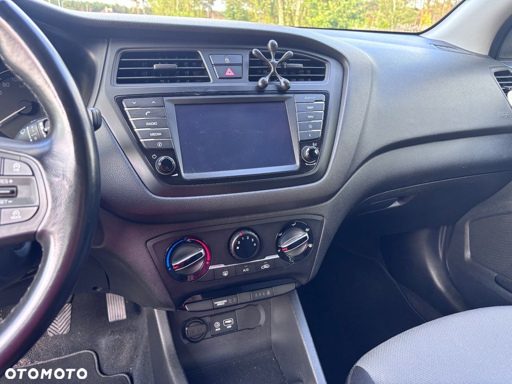 Hyundai i20 1.2 Comfort - 20