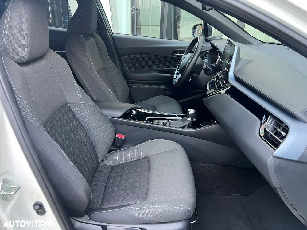 Toyota C-HR 2.0 Hybrid Business-Edition - 21