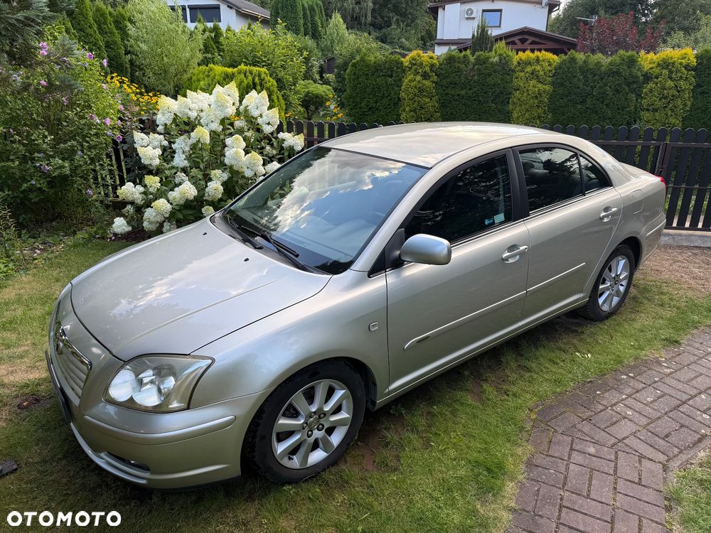 Toyota Avensis 1.8 VVT-i Sol - 2