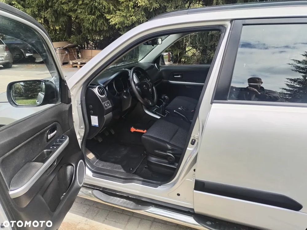 Suzuki Grand Vitara 2.0 Comfort Family - 11