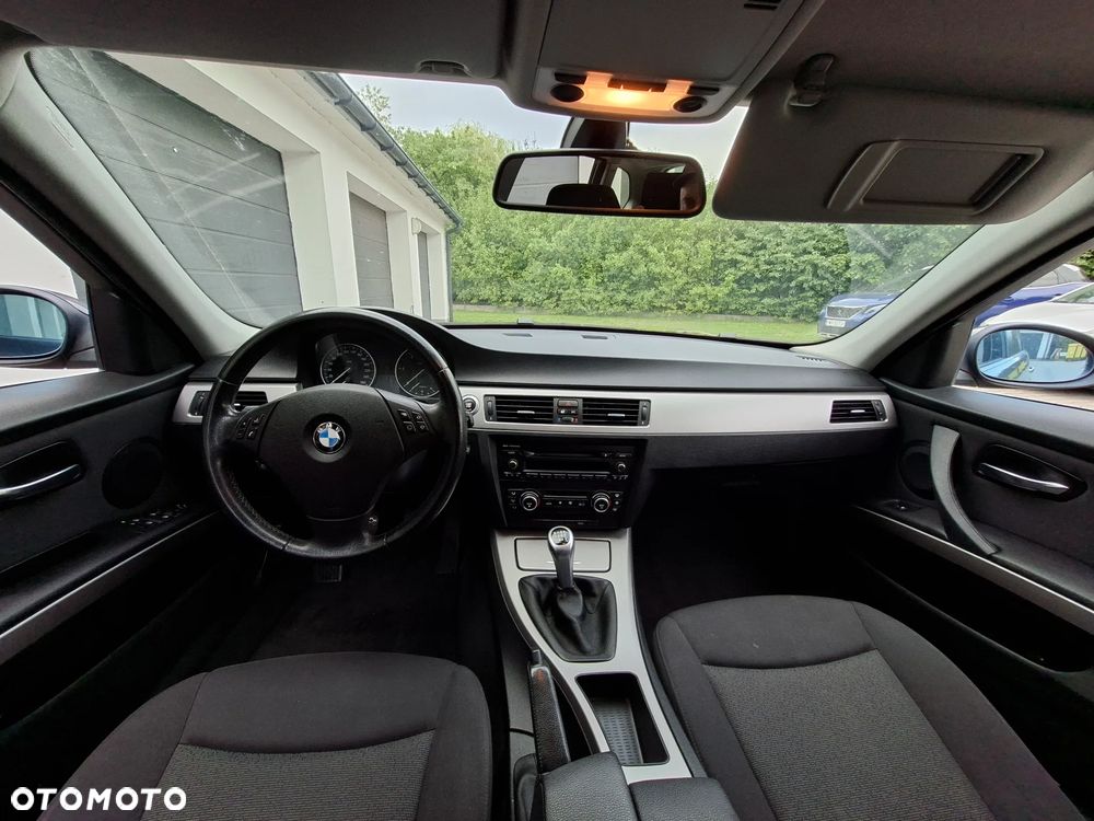 BMW Seria 3 318d DPF - 10
