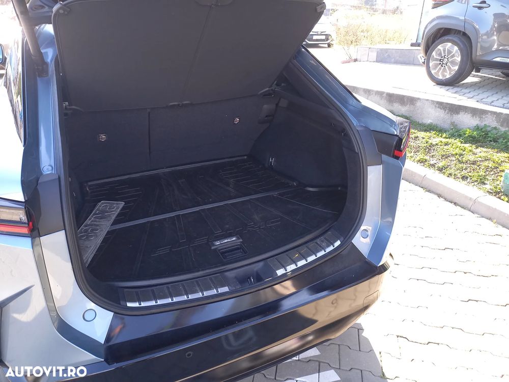 Lexus RZ 450e AWD Luxury - 15