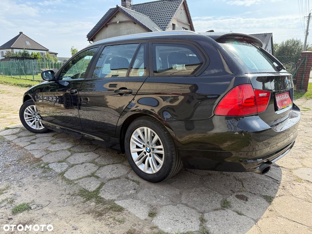 BMW Seria 3 320i Touring Edition Exclusive - 4