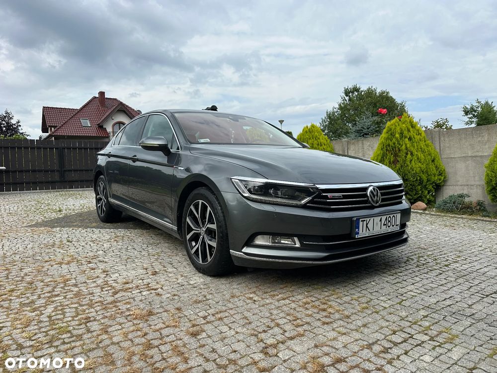 Volkswagen Passat - 1