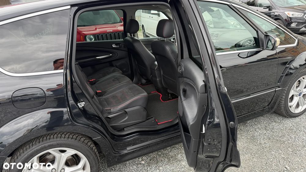 Ford S-Max - 17