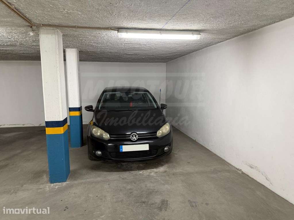 Lugar de Parqueamento em garagem privativa - Grande imagem: 3/4