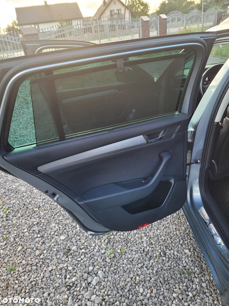Skoda Superb 1.6 TDI GreenLine - 14