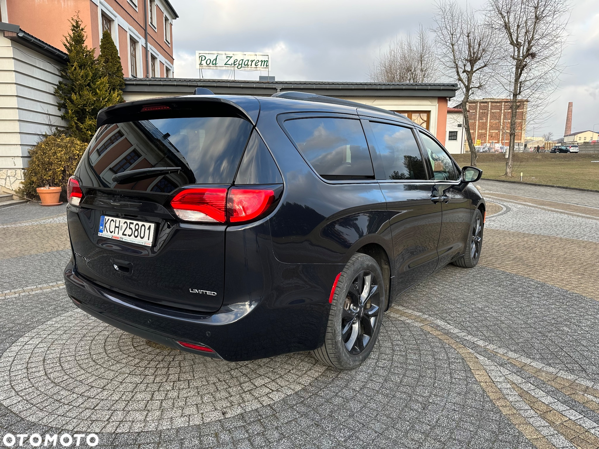 Chrysler Pacifica - 5
