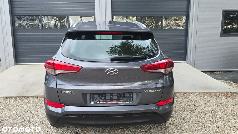 Hyundai Tucson 1.6 GDI BlueDrive Style 2WD - 18