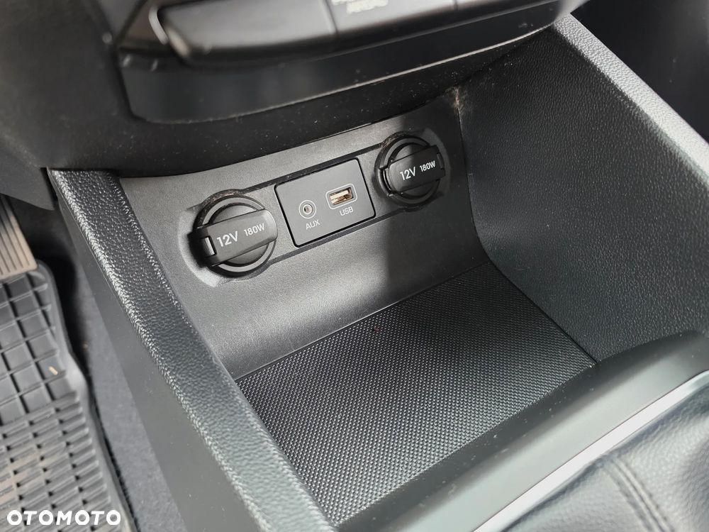 Hyundai i20 blue 1.2 Classic - 23