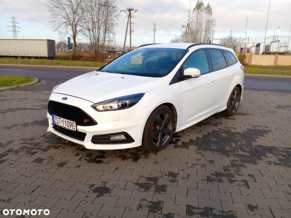 Ford Focus ST - 8
