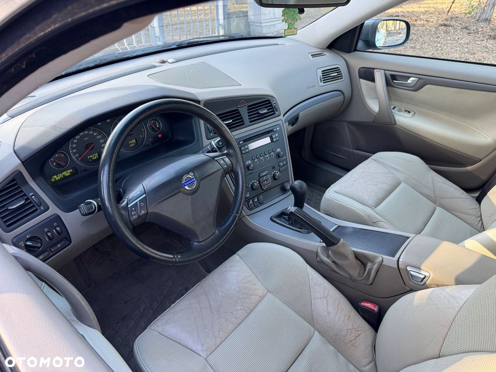 Volvo S60 2.4D Momentum - 10