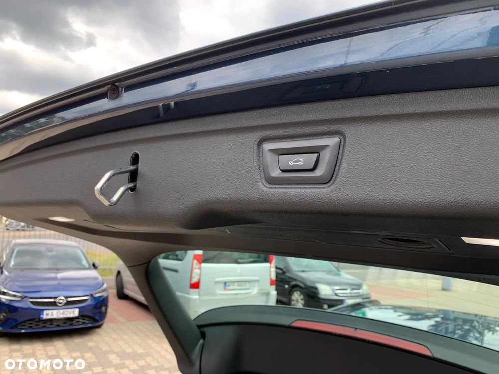 BMW Seria 3 330i xDrive M Sport - 23