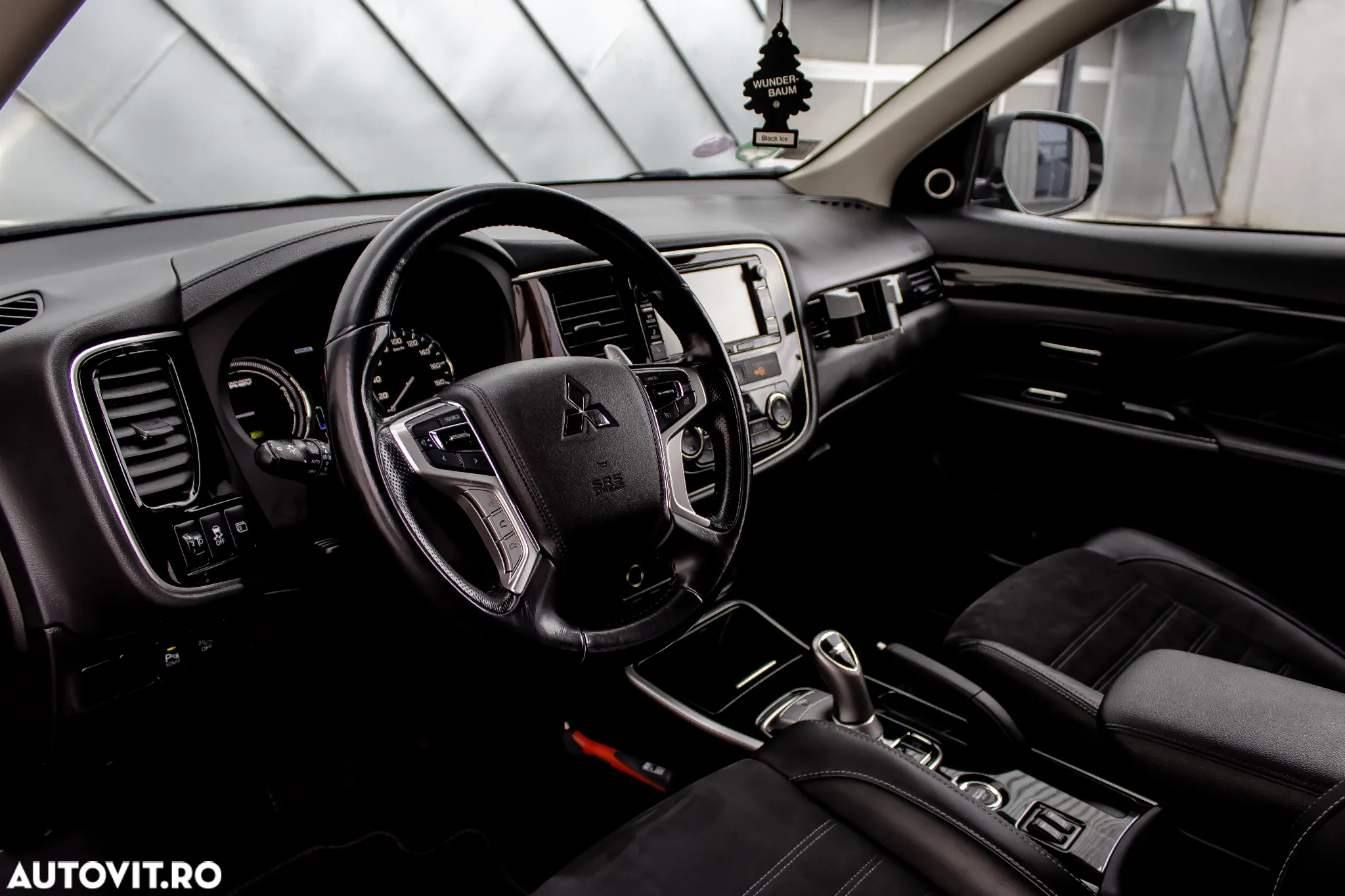 Mitsubishi Outlander 2.0 4WD Plug-In Hybrid Top - 7