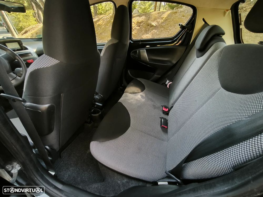 Toyota Aygo 1.0 Plus - 10