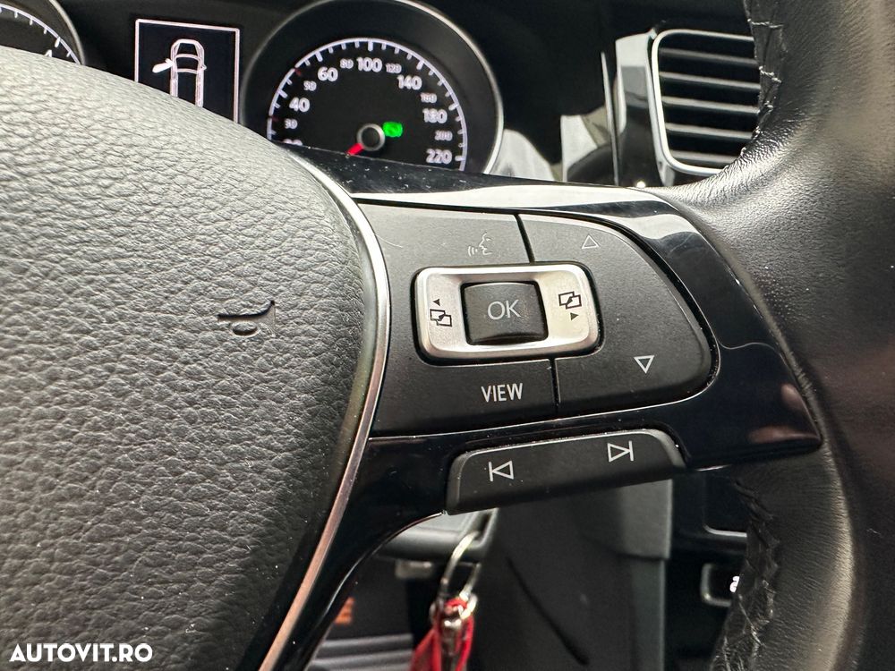 Volkswagen Golf - 26