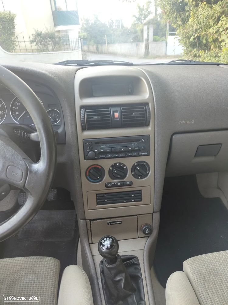 Opel Astra Coupe 1.8 16V - 6